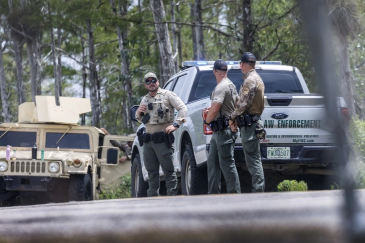 Трамп ќе го посети „Алигаторскиот Алкатраз“ - центар за притвор на мигранти во Флорида