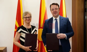 Grant nga BERZH-i për strategjinë kombëtare për mbushjen e automjeteve elektrike dhe infrastrukturën