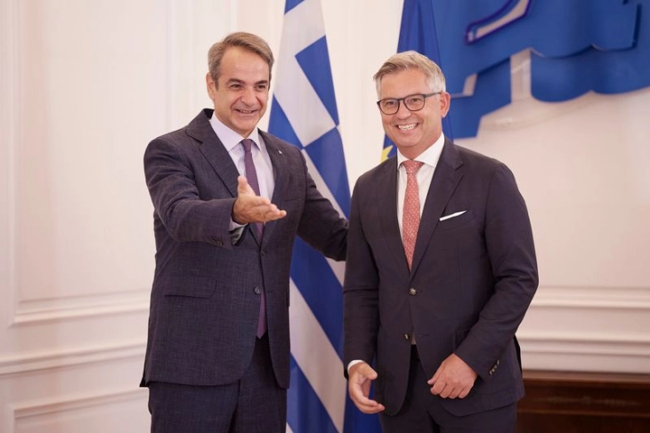 Мигрантските бранови од Либија во фокусот на средбата Мицотакис – Брунер