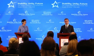 Reformat e dakorduara me vendet e rajonit janë zbatuar 75 për qind ose po zbatohen në vazhdim, porositi eurokomisarja Kos