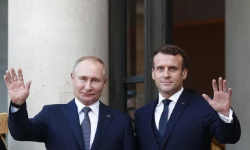 Bisedë telefonike Makron-Putin pas gati tre vitesh