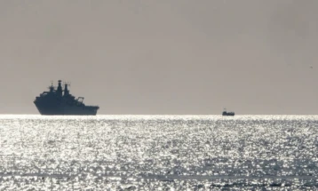 Најмалку четворица загинаа откако брод за вадење нафта се преврте во Суецкиот Залив