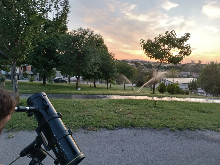 Во Неготино реализирано Вечерно ѕвездено набљудување, дел од неготинско научно лето 