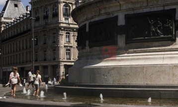 Две лица починаа поради топлотниот бран во Франција