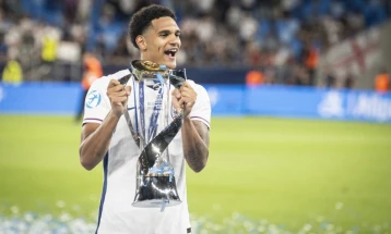 Баер се засили со младиот англиски репрезентативец Куанса