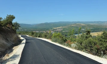 Реконструиран патот што ги поврзува демиркаписките села Корешница и Челевец 