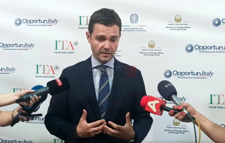 Mucunski: Është e turpshme përpjekja që vjen nga një shtet anëtar i BE-së për ridefinimin e identitetit kombëtar maqedonas