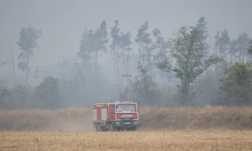 Пожарот во источна Германија се шири