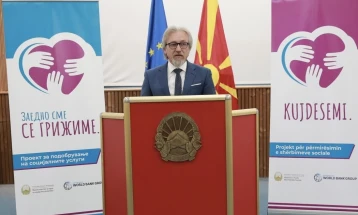 Министерот Лимани врачи 17 нови договори за грантови во рамки на третиот повик за развој на социјални услуги на локално ниво