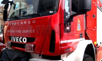 Zjarr i madh në afërsi të Athinës