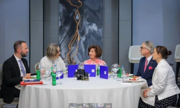 Siljanovska-Davkova attends working lunch with ambassadors from EU member states