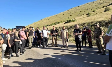 Директорот на БЈБ Александар Јанев на планинарење по Галичица со колегите од СВР Охрид