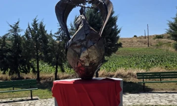 Во Чашка откриена скулптура на бранителот Дејанчо Богдановски