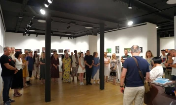 Во Македонскиот КИЦ во Загреб отворена изложбата „The Vlatko Stefanovski Experience