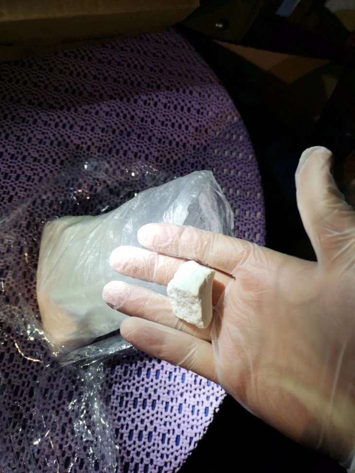 Во Скопје и Куманово лишени од слобода шест лица, осомничени дека набавувале, држеле и продавале амфетамин