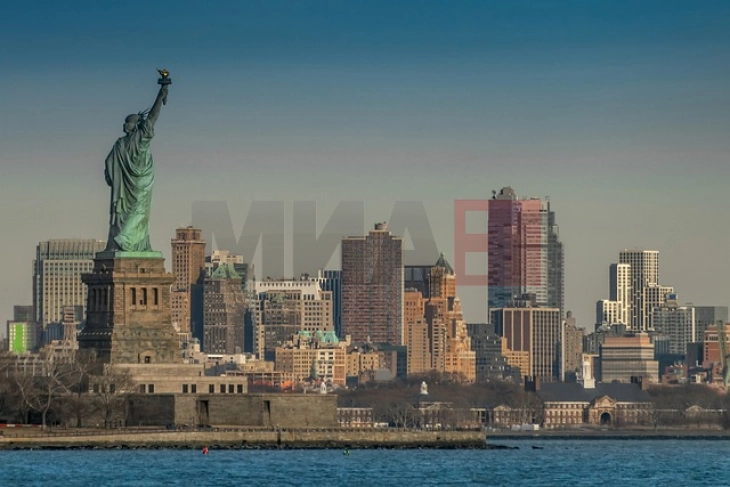 Сѐ повеќе земји ги предупредуваат своите граѓани за ризици при патување во САД