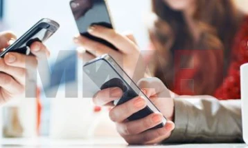 Најниско задоволство од цените во мобилната телефонија, една третина не ги читаат договорите  