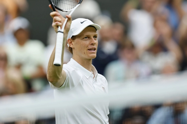 Синер убедлив, Рибакина елиминирана