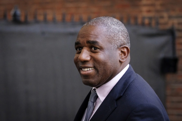 Велика Британија ги обновува дипломатските односи со Сирија