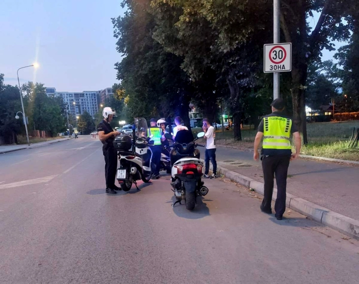 За осум часа 155 сообраќајни прекршоци во Скопје, 51 санкција за возачи на мотоцикл 