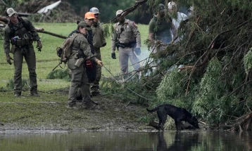 Бројот на загинати во поплавите во Тексас достигна 70