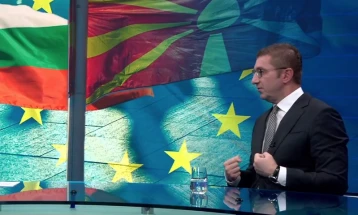 Мицкоски: Првпат во европски извештај се спомнуваат македонскиот идентитет и јазик, и покрај обидите на талибански начин да се избришат