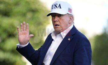 Трамп ги исмеа плановите на Маск за нова партија, опишувајќи ги како „апсурдни и збунувачки“