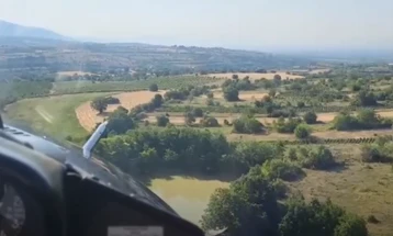 МВР: Над 70 тони вода исфрлени од два полициски хеликоптери за гаснење на пожарот во околината на Блаце