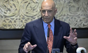 Американскиот пратеник Томас Барак задоволен од одговорот на либанскиот претседател Аун на барањето за разоружување на Хезболах