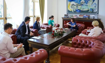 Takim i Siljanovskës me këshilltarët e pavarur të cilët i kontestojnë ndryshimet në Kodin Zgjedhor për numrin e nënshkrimeve për kandidatët e pavarur