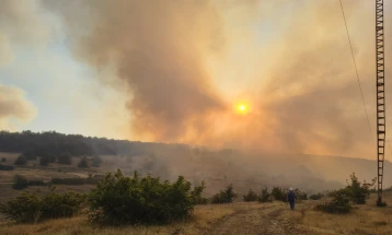 ЦУК: Пожарот во Чучер Сандево надвор од контрола