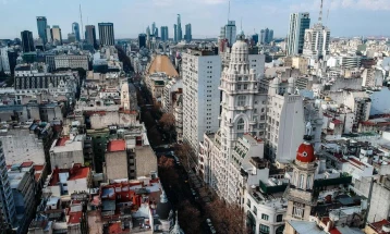 Аргентина ќе ги затвори агенциите за патишта и безбедност