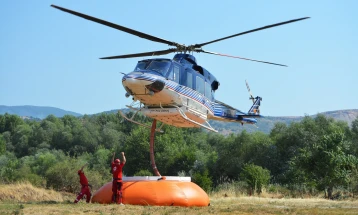 Pishinat e Kryqit të Kuq u vunë në dispozicion për ndërhyrje me helikopterë