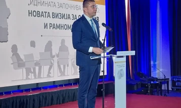 Мицкоски: Државата не се гради од центарот кон периферијата, туку од темелите нагоре