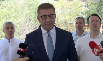 Mickoski: Regretful that Macedonian identity and language disputed in ‘Taliban-like manner’ in EP  
