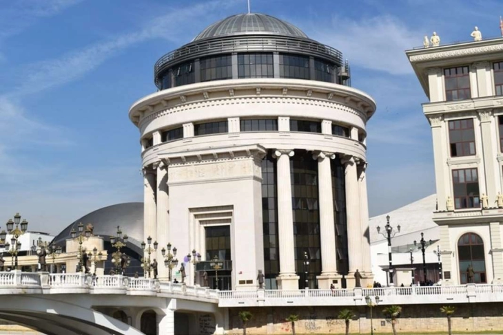 Kërkohet paraburgim për një person të dyshuar për zjarrvënie në Gjorqe Petrov