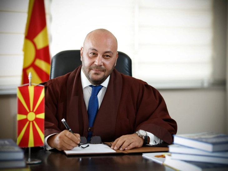 Propozimi për interpelancën e kryetarit të Gjykatës Kushtetuese, Kostadinovski para deputetëve