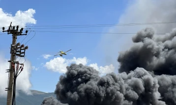 „Ер трактор“ вклучен во гаснењето на пожарот кај Визбегово