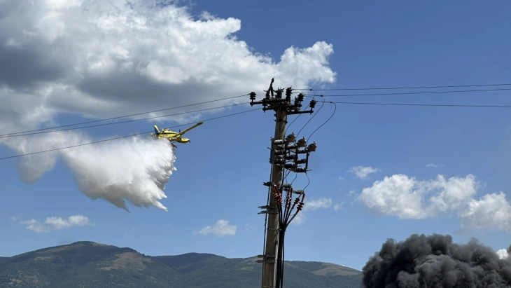 Arrestohet pronari i deponisë në Vizbeg, zjarri shuhet nga toka dhe nga ajri