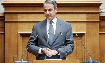 Мицотакис најави построги мерки за мигрантите и порача дека „рутата кон Грција се затвора“