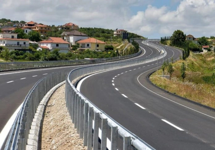 Skopje ring road closed amid fires