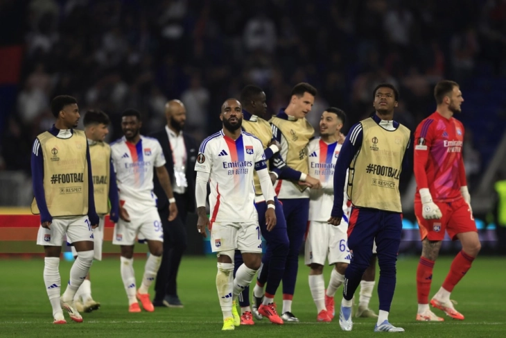 Олимпик Лион и следната сезона ќе игра во Лига 1