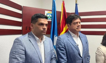 Евроамбасадорот Рокас во Охрид на средба со градоначалникот Пецаков и претставниците во Советот на Општината