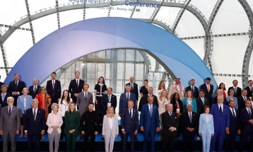 На конференцијата во Рим ветени 10 милијарди долари за обновата на Украина