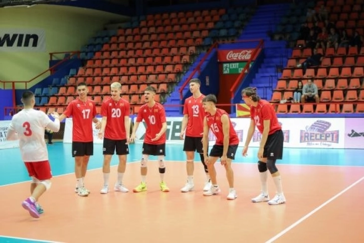 Македонските јуниори поразени од Романија во пет сета на одбојкарската Балканијада