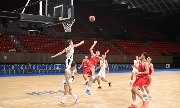 Македонските кошаркарски јуниори поразен на стартот од ЕП