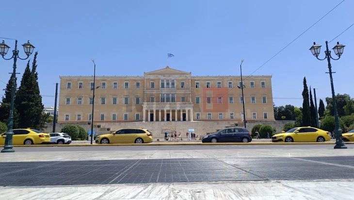 Грчкиот парламент го изгласа амандманот со построги мерки за мигрантите