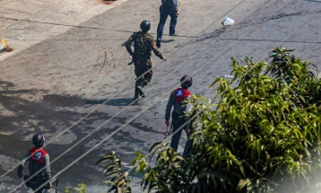 Најмалку 23 лица загинаа при воздушен напад  врз будистички храм во Мјанмар