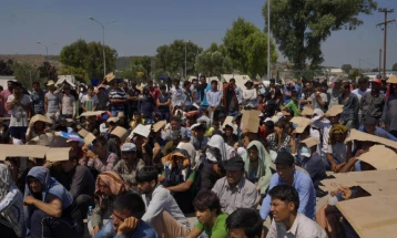 УНХЦР: Околу три милиони Авганистанци би можеле да се вратат во земјата до крајот на годината од Иран и Пакистан