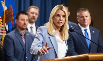 Американското Министерство за правда отпушти уште девет вработени кои воделе истраги за Трамп